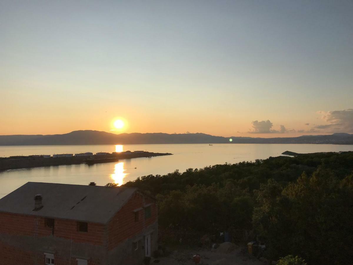 Apartments Michael & Petra , Omisalj, Insel Krk, Kroatien מראה חיצוני תמונה